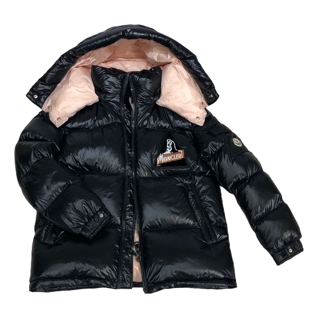 Moncler Mountain-Badge Glossy Short Puffer Jacket in Black